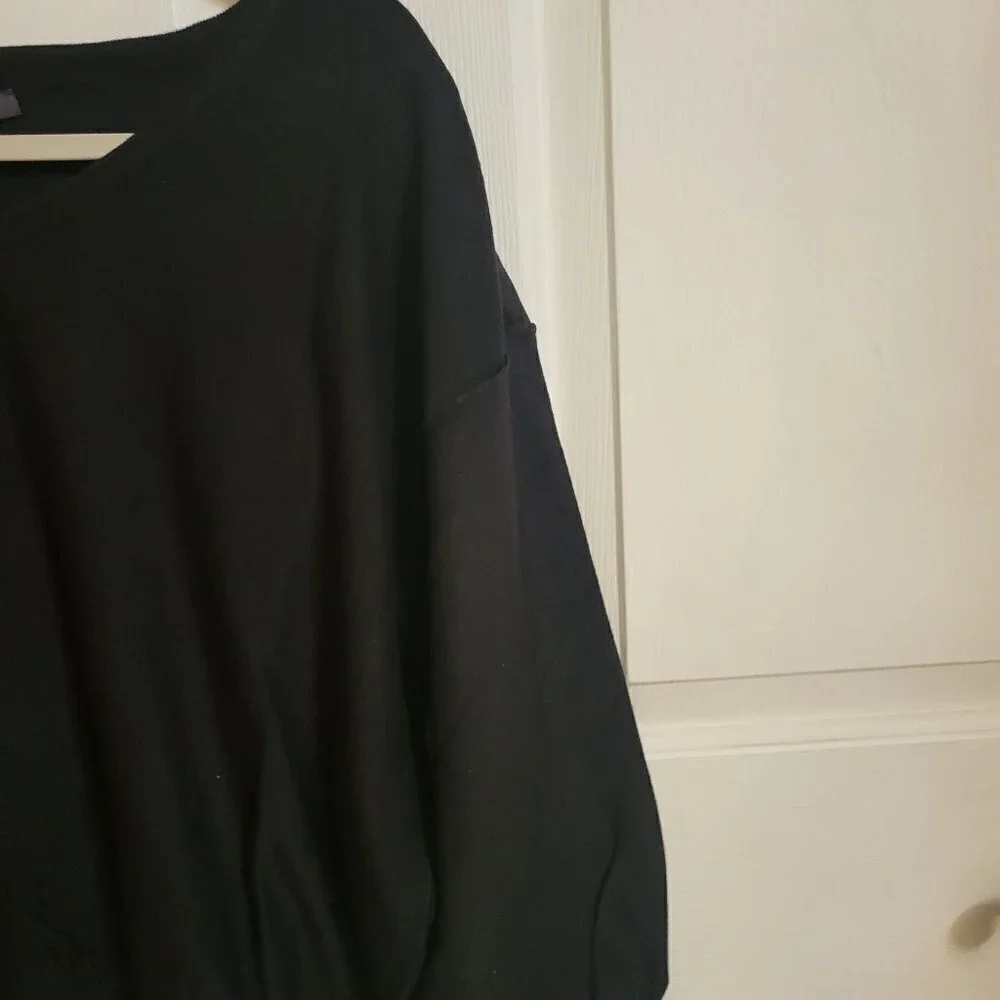 NYDJ Dolman long Sleeve V-neck Black Sweater Size OX NWT - Picture 5 of 13